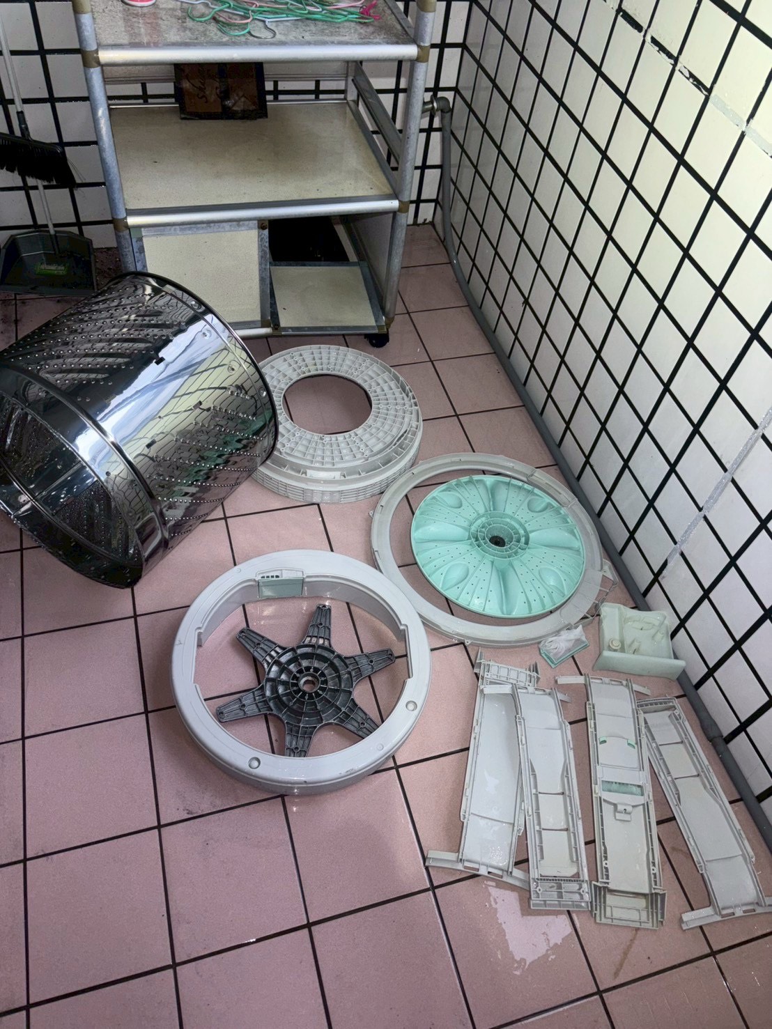 台中西屯直立式洗衣機清洗一台 