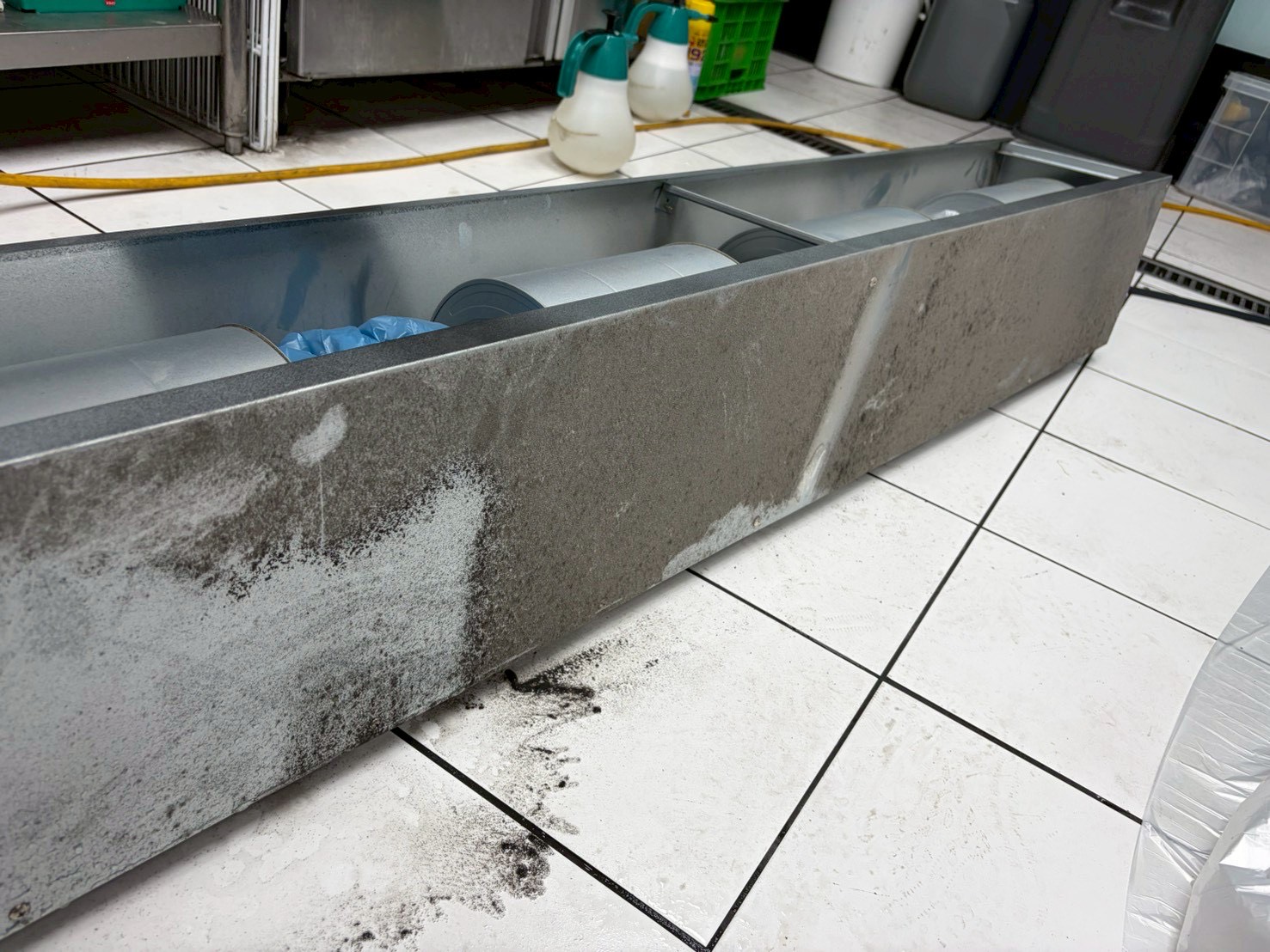 森森燒肉秀泰 四方吹冷氣清洗