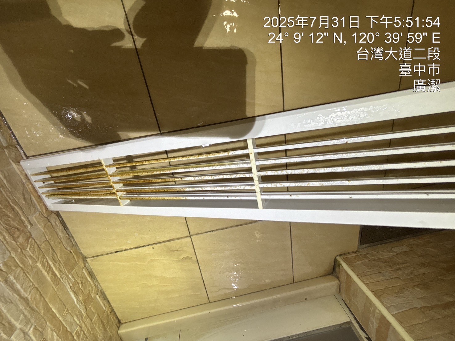 台中西區廚房吊隱式冷氣清洗