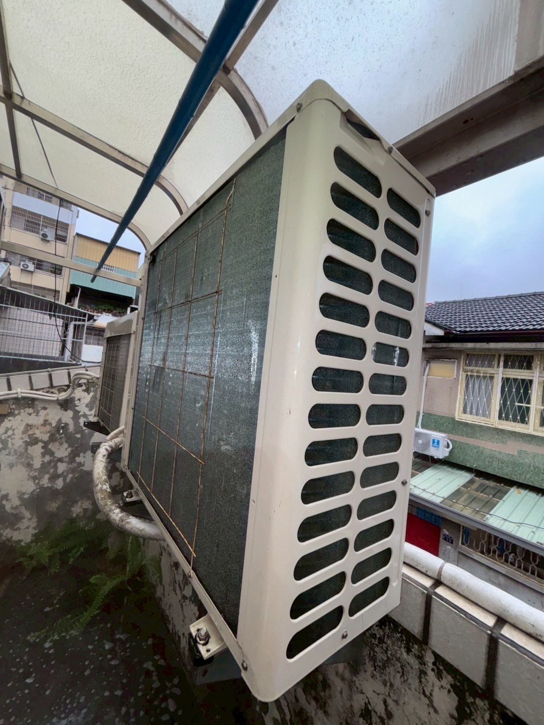 台中西區分離式冷氣清洗一台