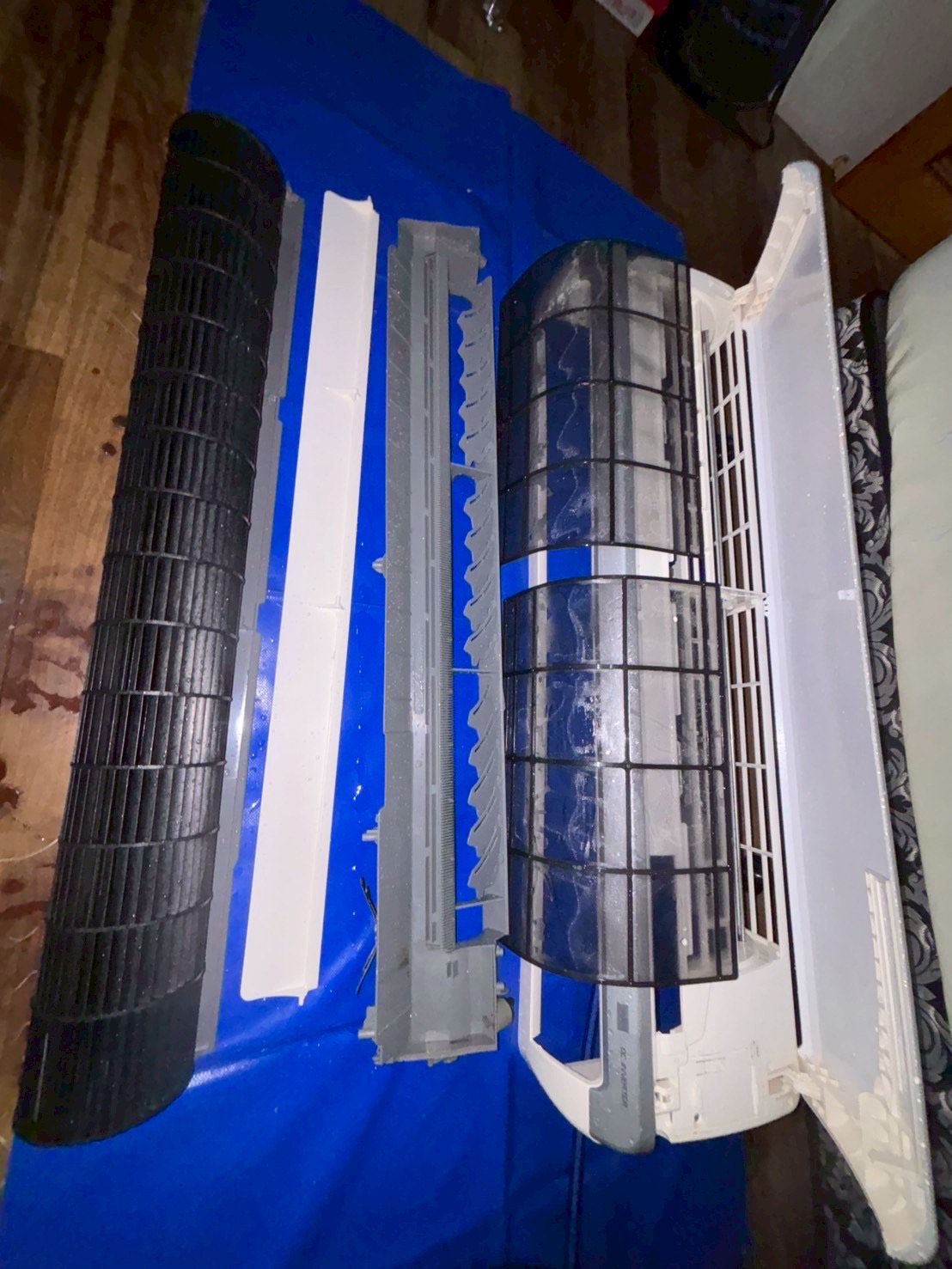 台中西區分離式冷氣清洗一台