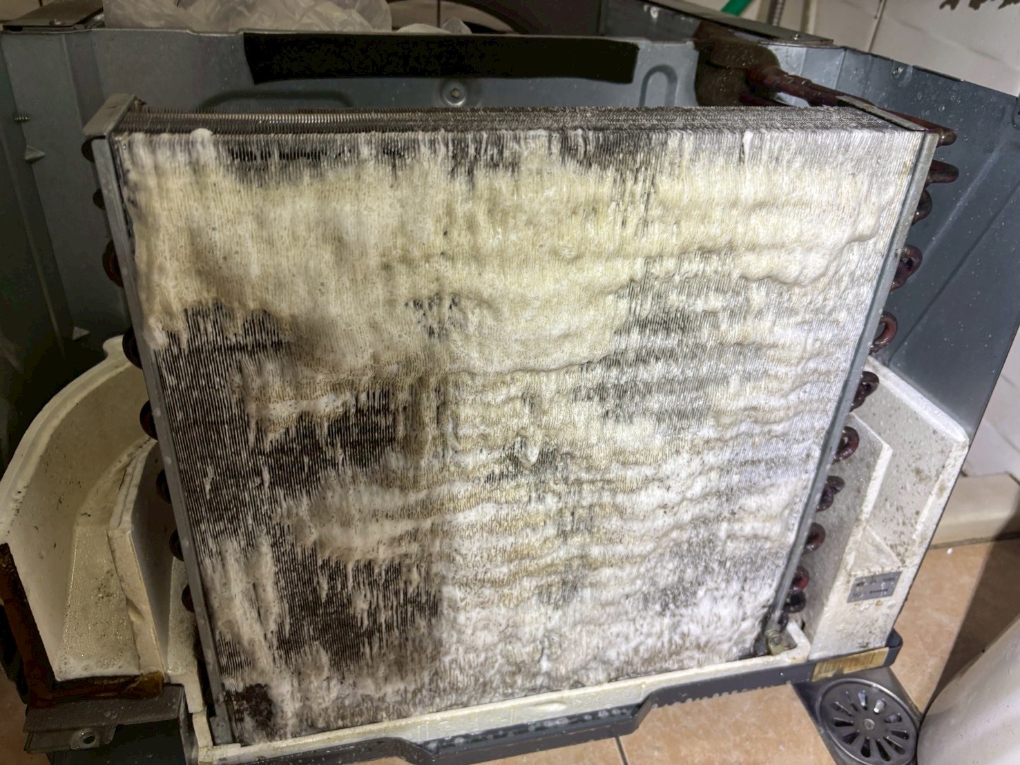 台中西區窗型冷氣清洗一台