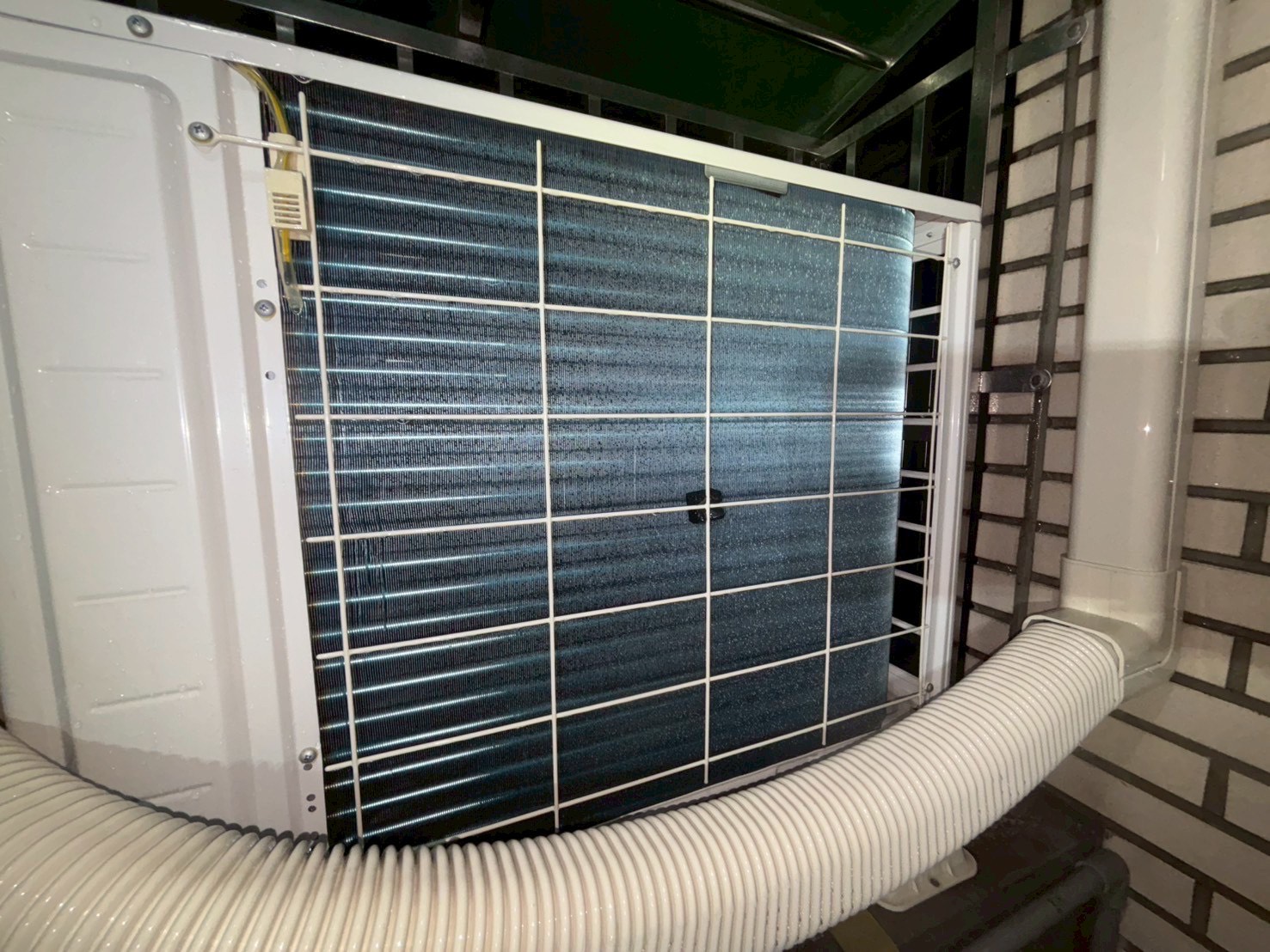 台中西區分離式冷氣清洗三台