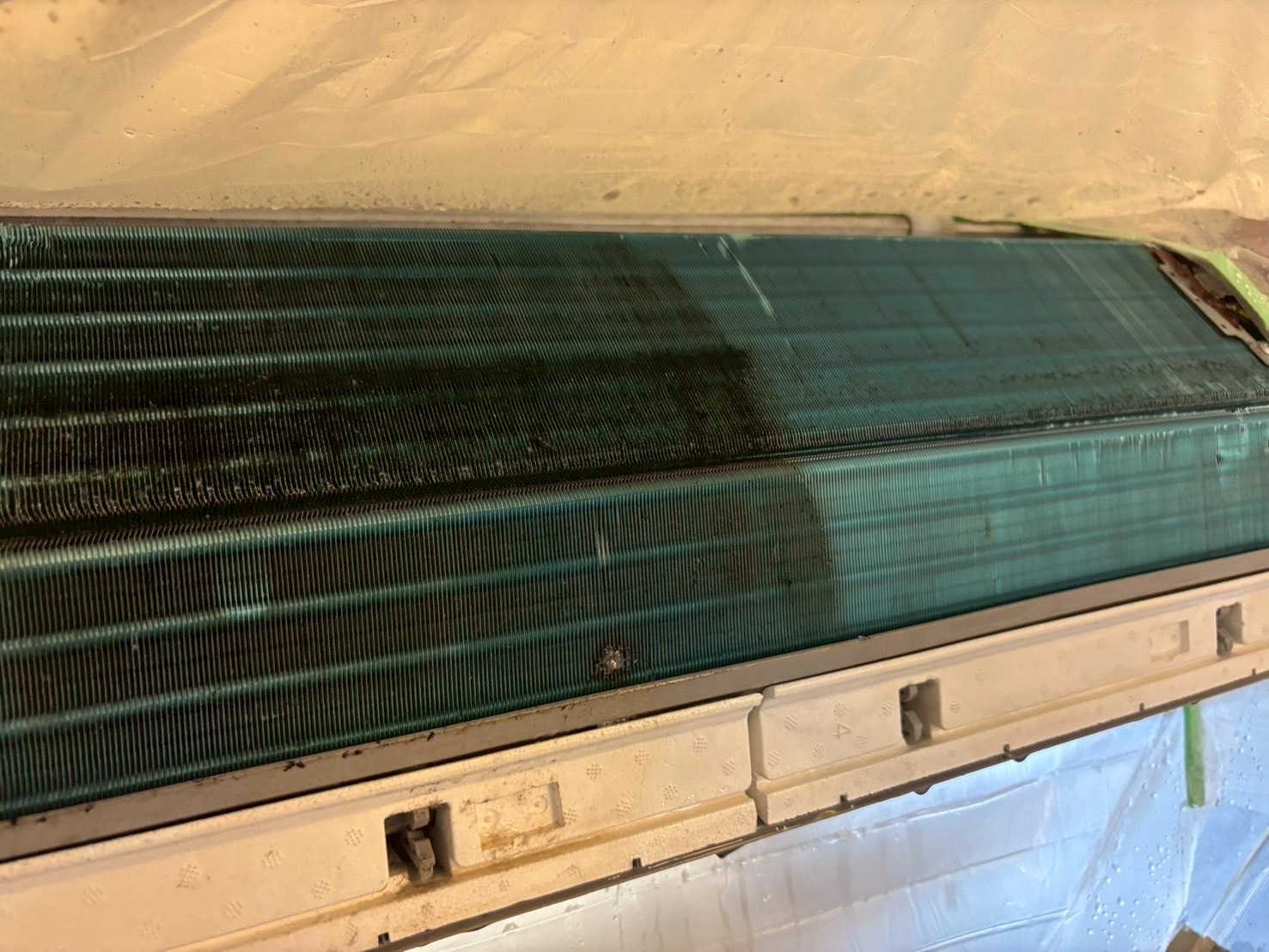 台中西區分離式冷氣清洗一台