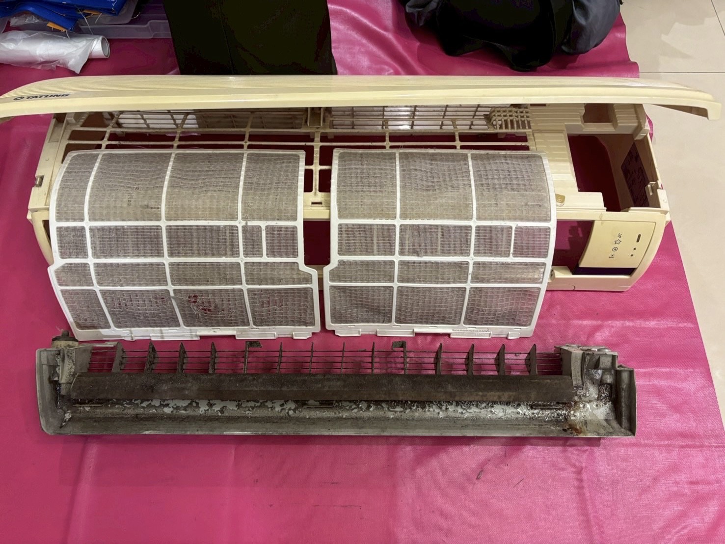 台中市西屯分離式冷氣清洗一台