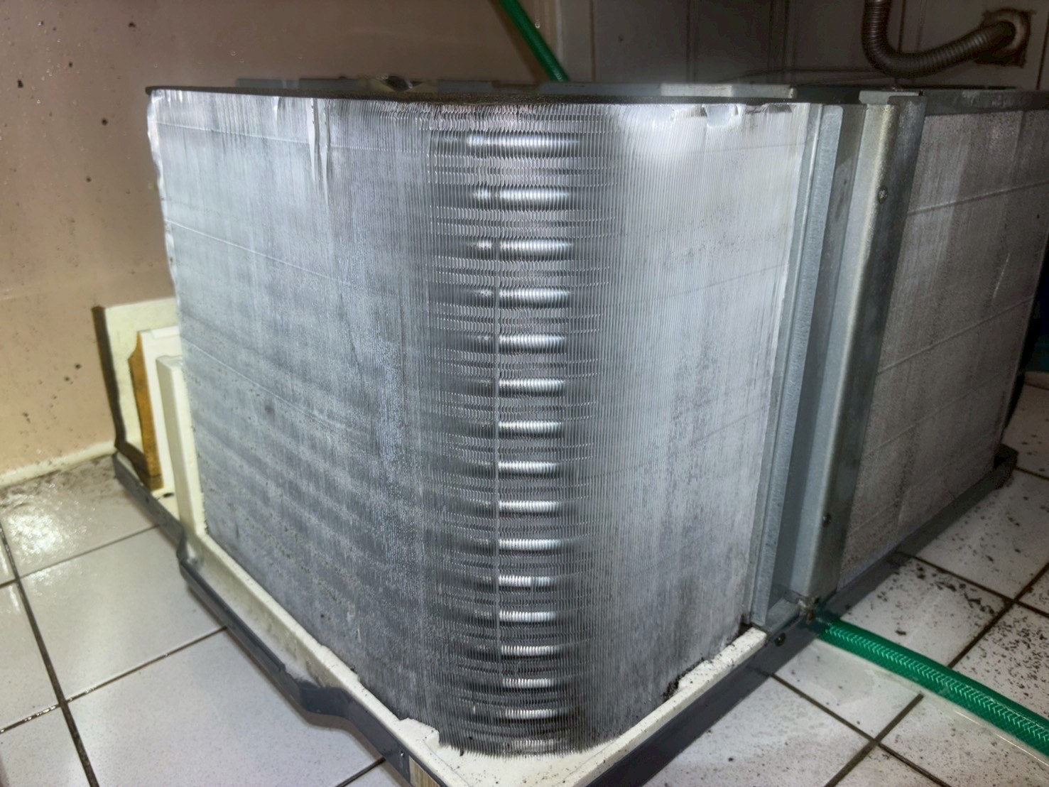 台中西區窗型冷氣清洗一台