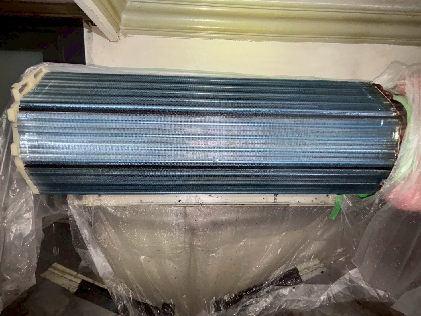 台中南屯分離式冷氣清洗一台