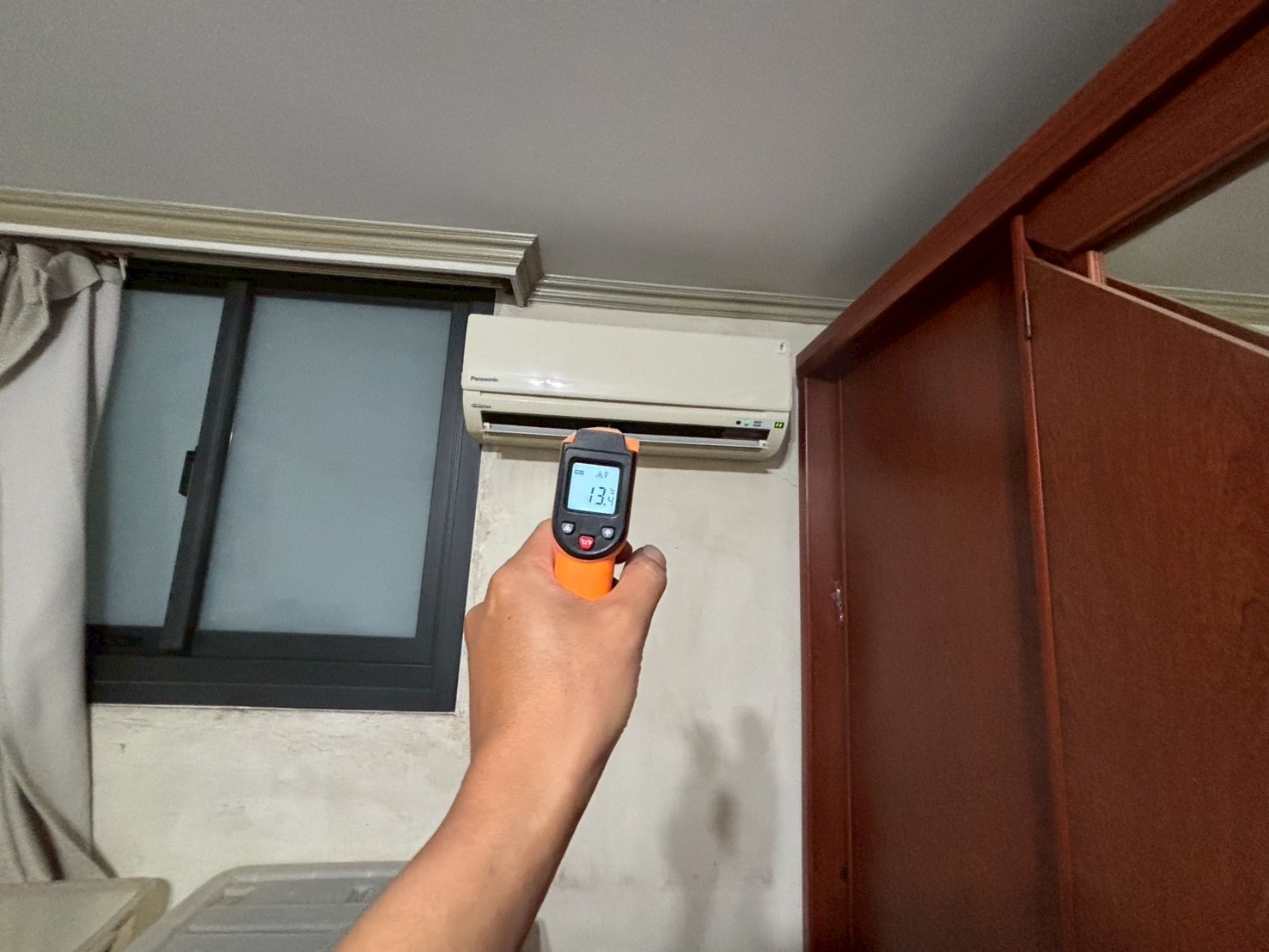 台中南屯分離式冷氣清洗一台