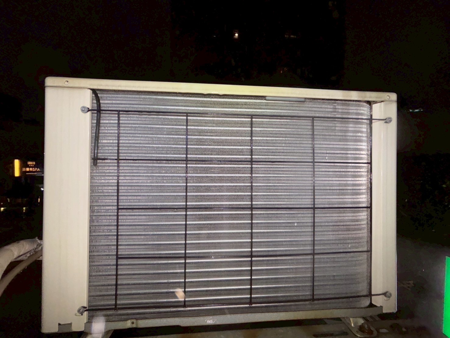 台中南屯分離式冷氣清洗一台