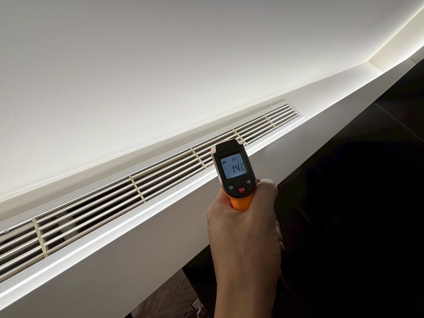 台中豐原吊隱式冷氣清洗一台