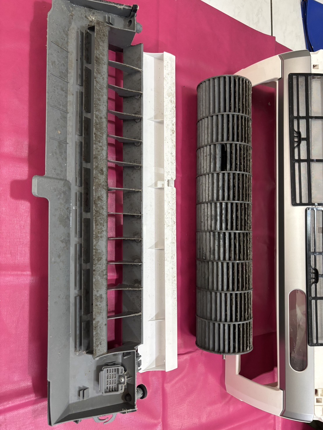 台中南屯分離式冷氣清洗一台