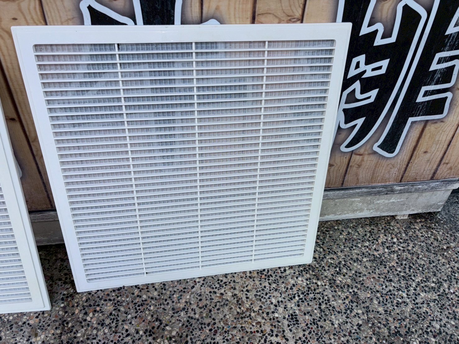 台中東埔牛排 吊隱式冷氣清洗