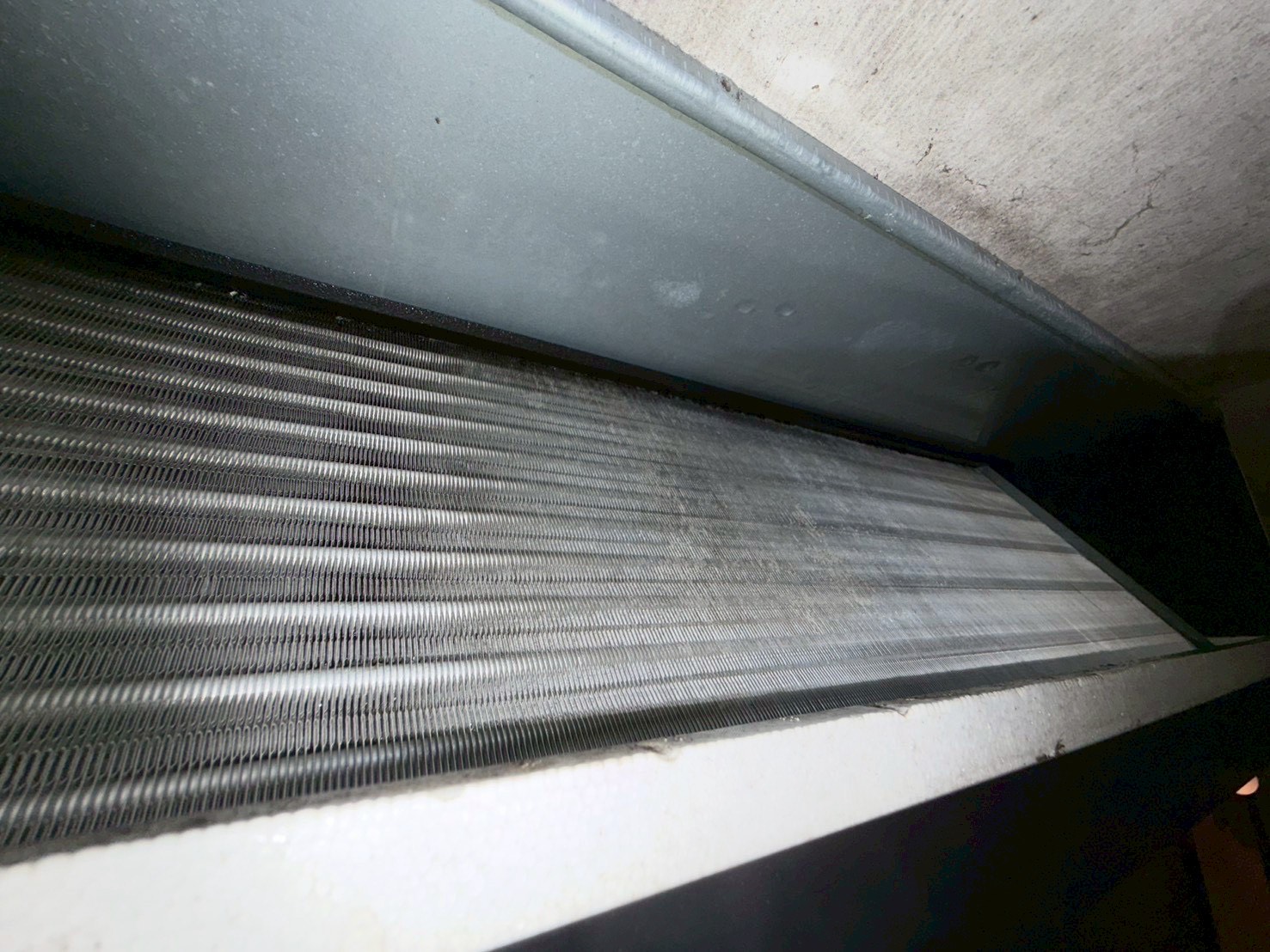 台中西區餐廳 吊隱式冷氣清洗