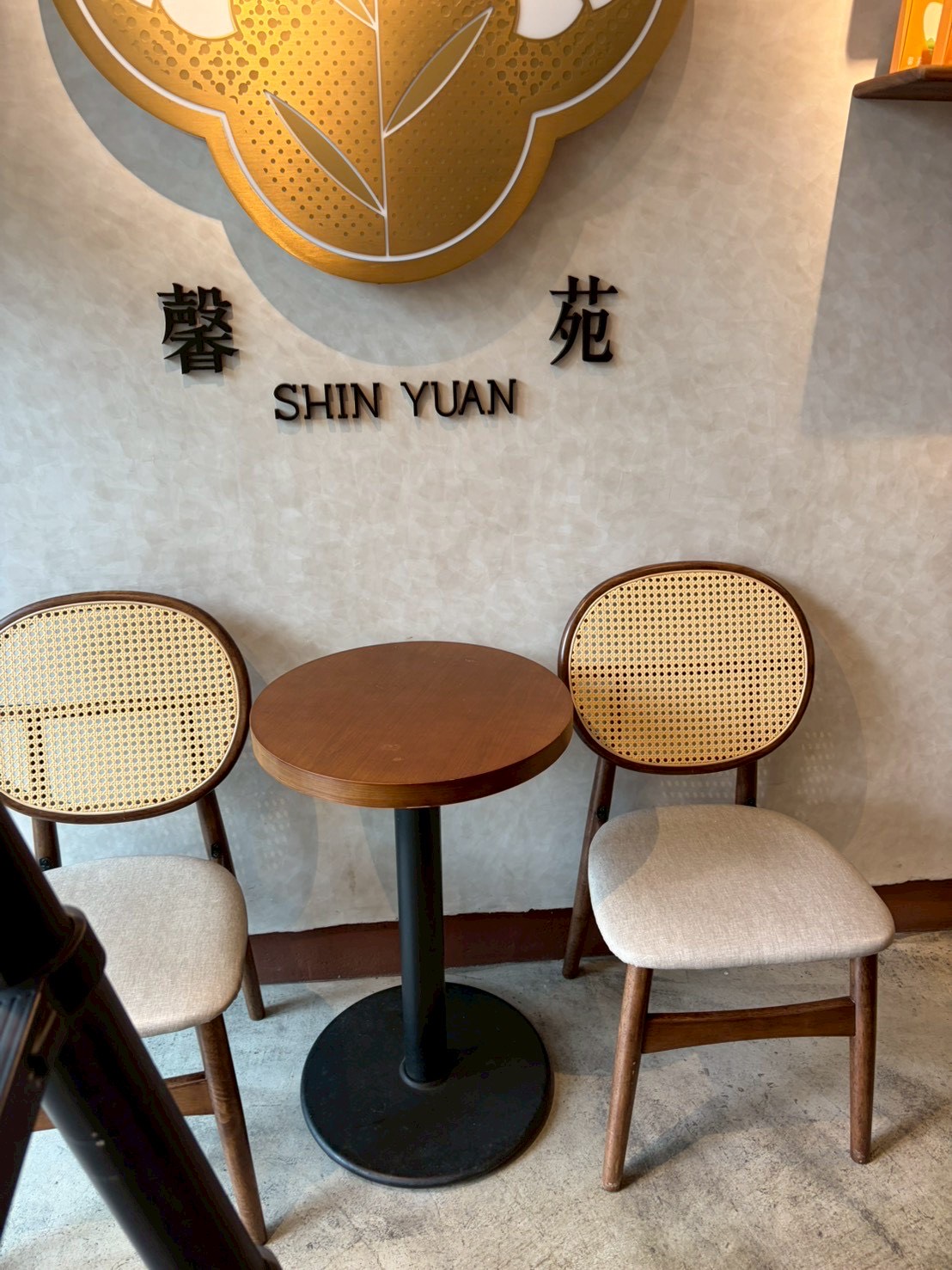 台中西區店 吊隱式冷氣清洗 馨苑小料理米其林必比登