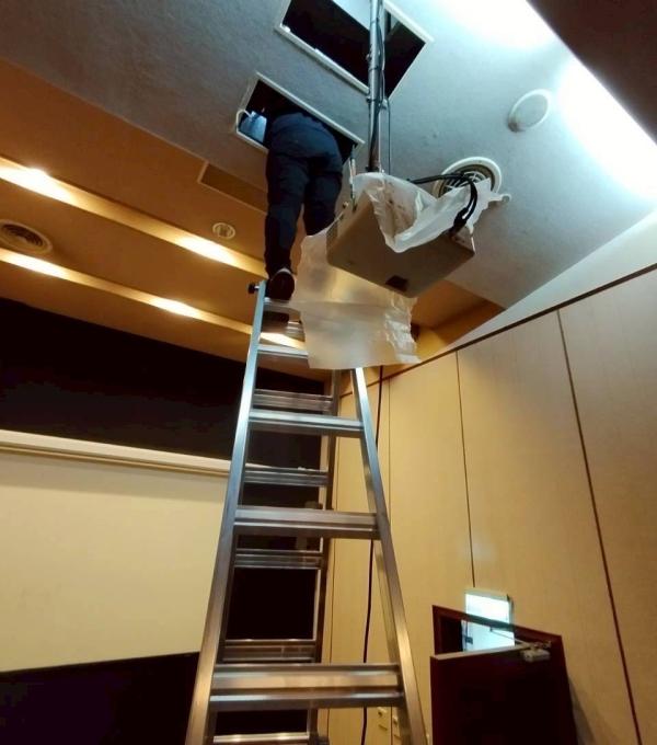 台中社區電影廳 吊隱式冷氣清洗 廣潔家電清洗 冷氣機清洗 洗衣機清洗 水塔清洗