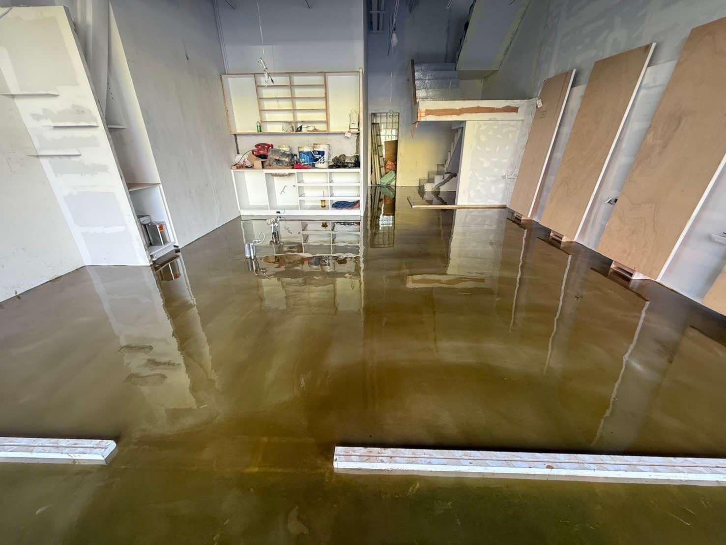 高雄美髮店FRP-EPOXY強化地坪